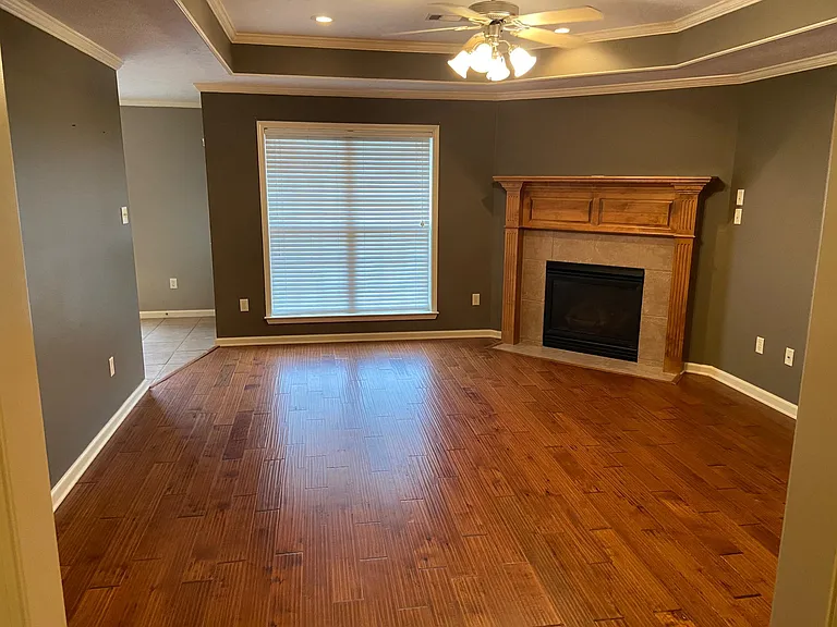 5360 Pewter Dr — Photo 2