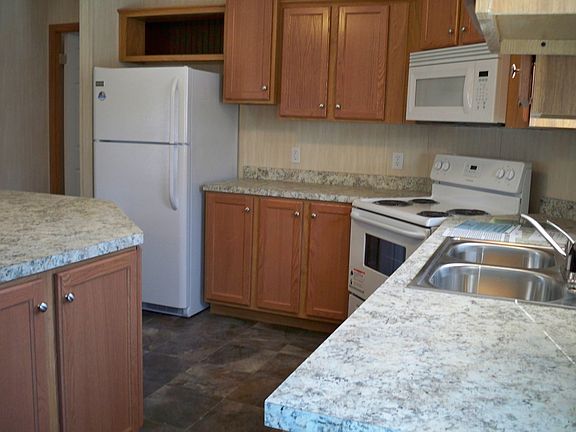 4th image of 12 Pine Ct