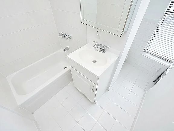5th image of 18 King St #5