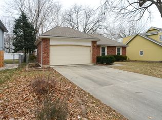 9913 Mastin Dr, Overland Park, KS 66212
