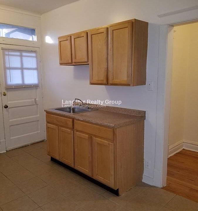 1st image of 6824 N Wayne Ave APT 1D