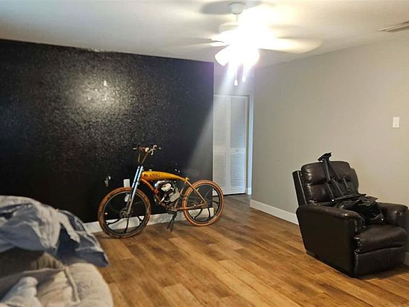 2nd image of 18218 DRIGGERS AVENUE