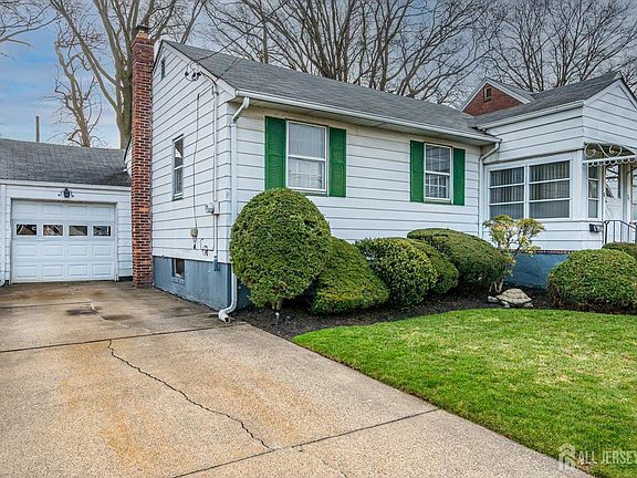 3rd image of 74 Bloomfield Ave