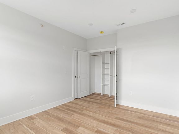 2nd image of 3935 Lancaster Ave Unit 10