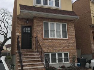 45 Llewellyn Pl, Staten Island, NY