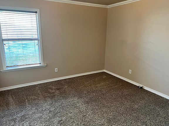 5th image of 2300 Chestnut Dr