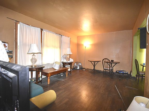 3rd image of 10932 S Avenue O