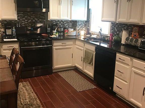 3rd image of 43 Peach Hill Ave