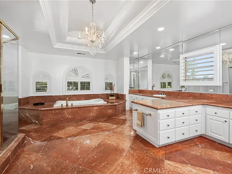 5267 Newcastle Ln — Photo 24