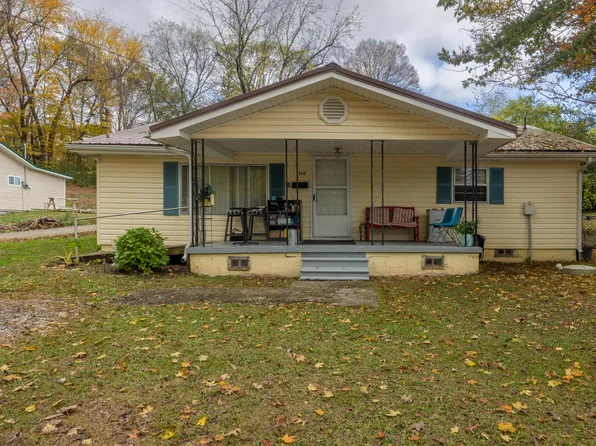 1618 Hogan St, Athens, TN 37303