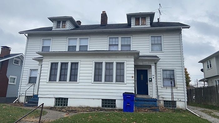 1st image of 28 E Hillcrest Ave