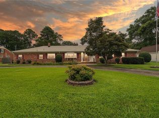 4312 Country Club Cir, Virginia Beach, VA 23455