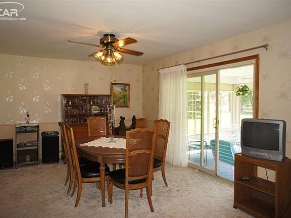 4th image of 5079 Woodhaven Dr