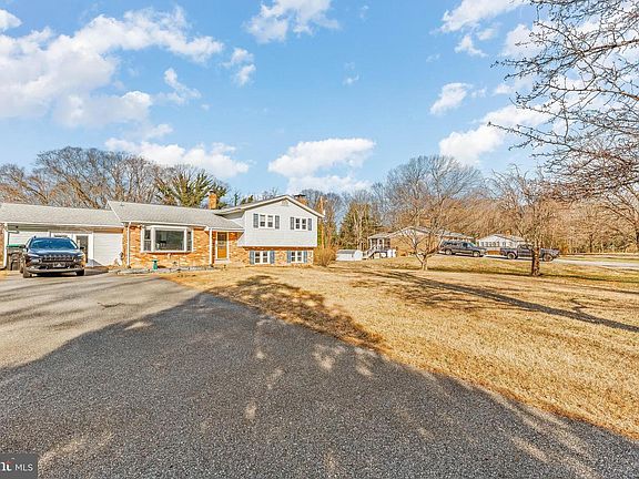 5th image of 11208 Maplewood Dr