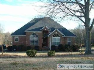 134 Roundstone Dr, Inman, SC 29349