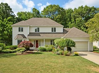 30371 Oakwood Cir, North Olmsted, OH 44070