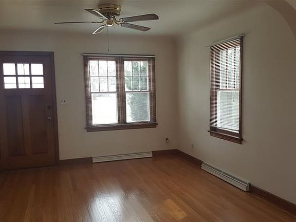 3rd image of 1432 S Willard Ave