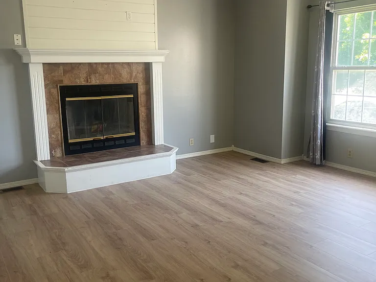 2248 N Horseshoe Cir — Photo 2