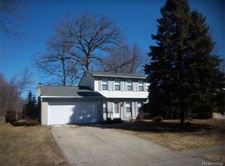 11325 Messmore Rd, Utica, MI 48317