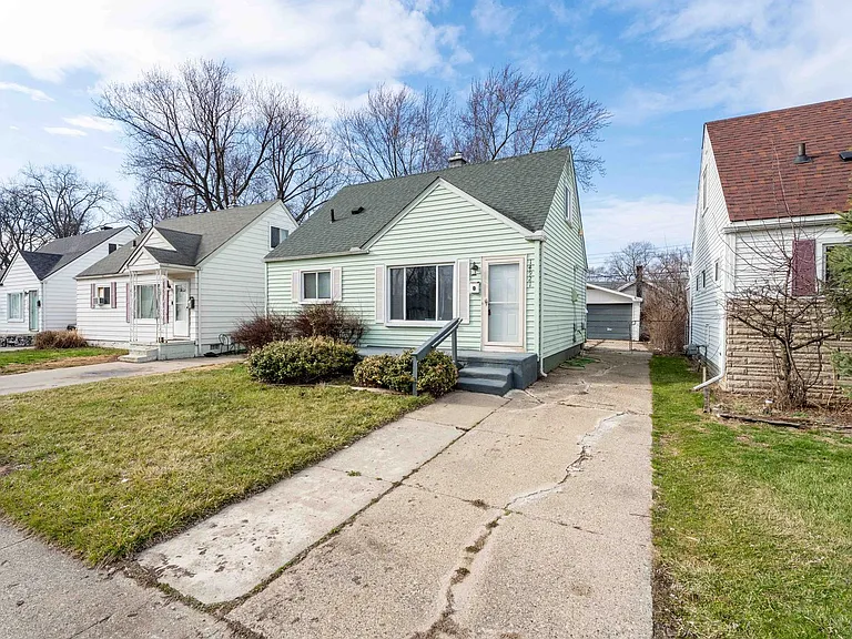 14921 Myola Ave — Photo 2