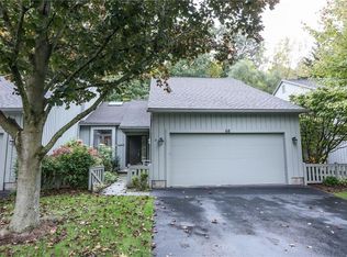 68 Winding Creek Ln, Rochester, NY 14625