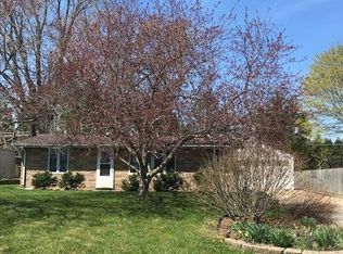 9835 Saratoga Dr, Caledonia, WI 53108