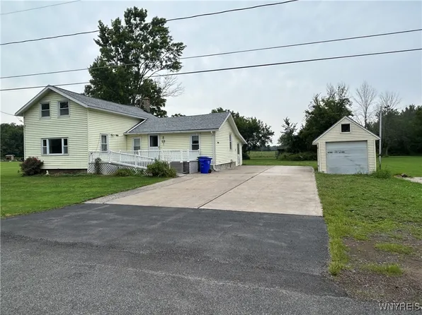 6519 Rounds Rd, Newfane, NY 14108