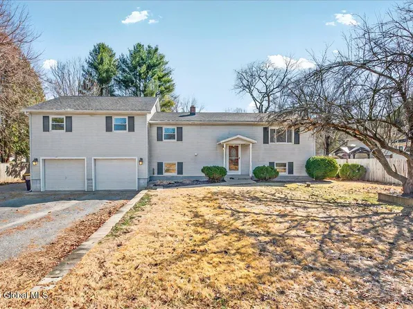 101 Rainbow Trail, Queensbury, NY 12804