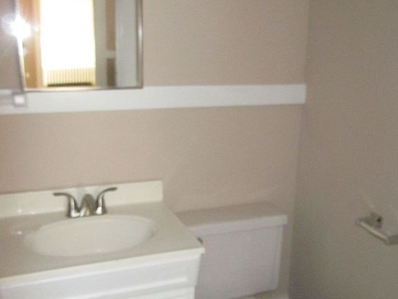 3rd image of 450 Meigs St APT 2