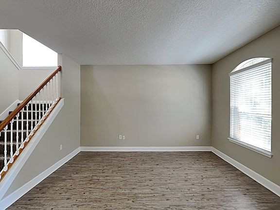 2nd image of 701 Spruce Pine Ln