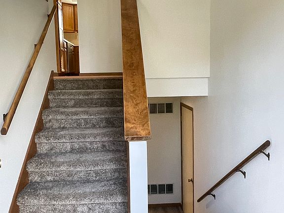 3rd image of 3119 Sequoia Dr