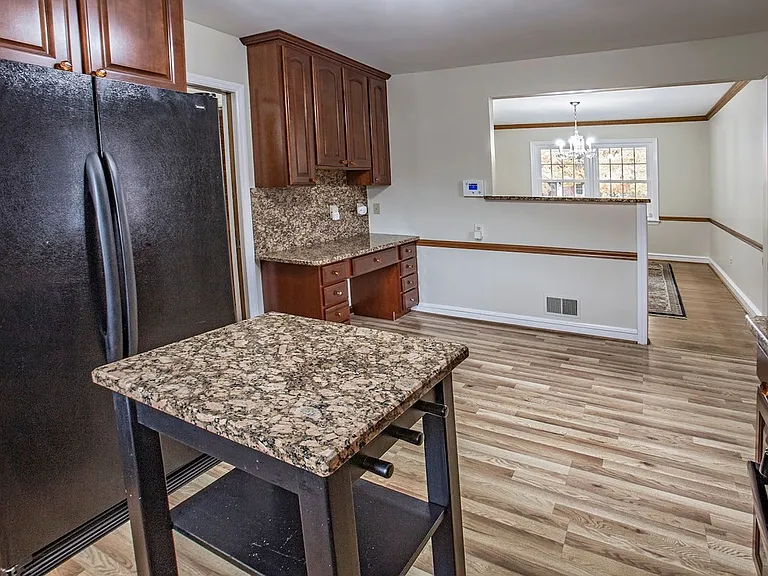 705 Ashford Rd — Photo 40