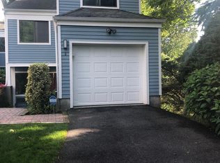 2 Top Of The Rdg #2, Mamaroneck, NY 10543