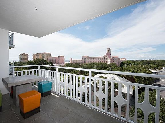 4th image of 700 Beach Dr NE APT 708