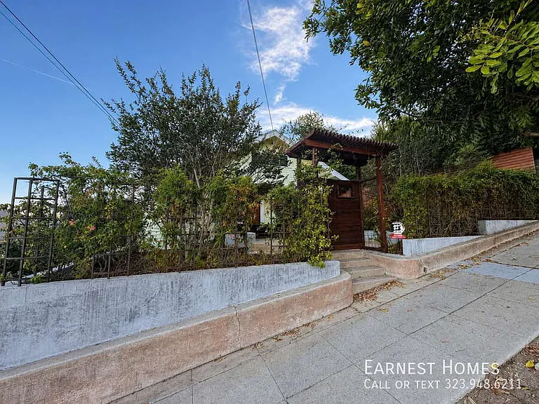 2256 Ewing St — Photo 25