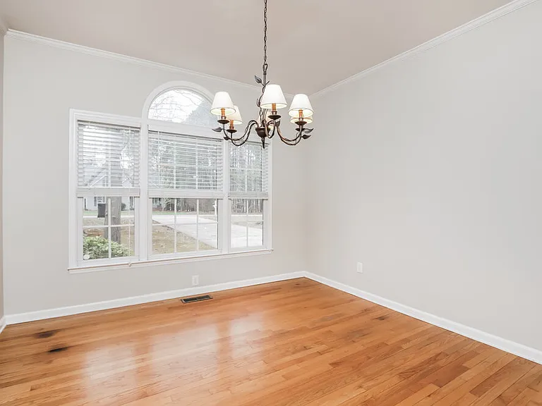 1204 Cleason Ct — Photo 6