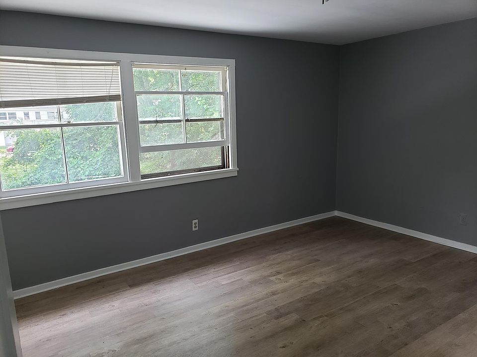 1st image of 33112 Alberta St