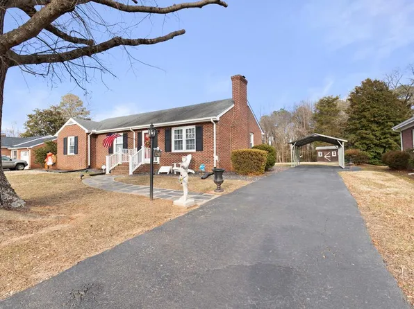 1210 Fourth Avenue Ext, Farmville, VA 23901