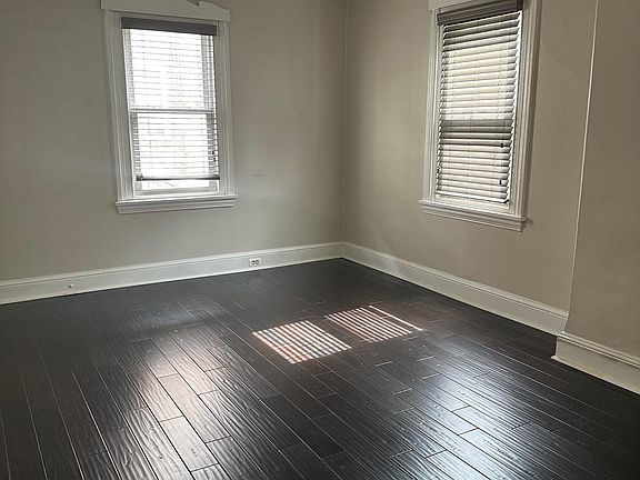 4th image of 4 Morris Ln