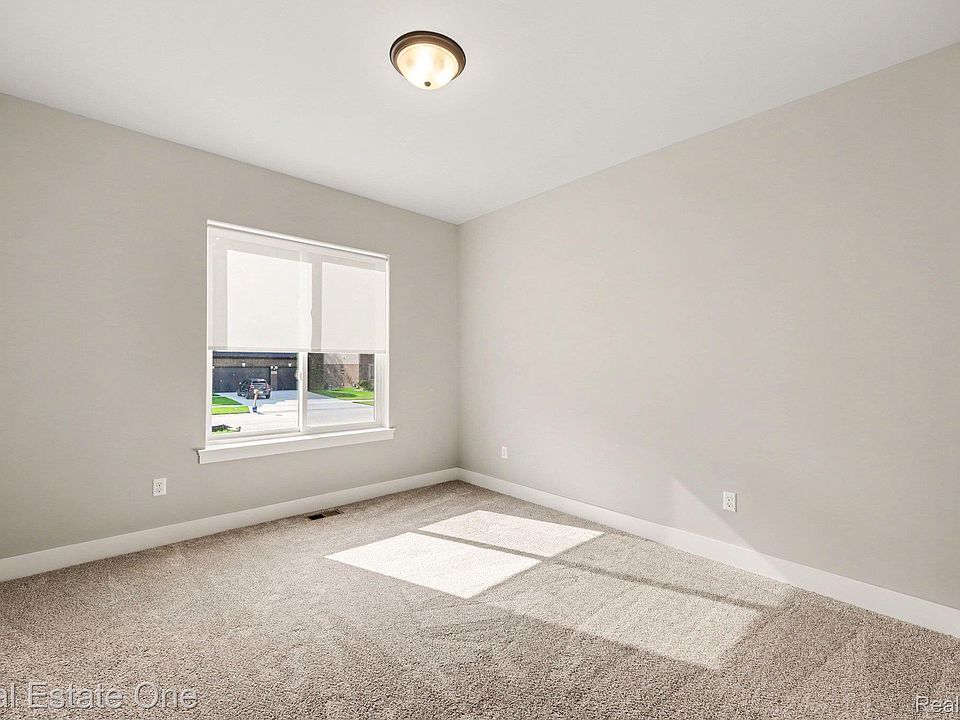 50402 Oakbrooke Dr E, photo 11