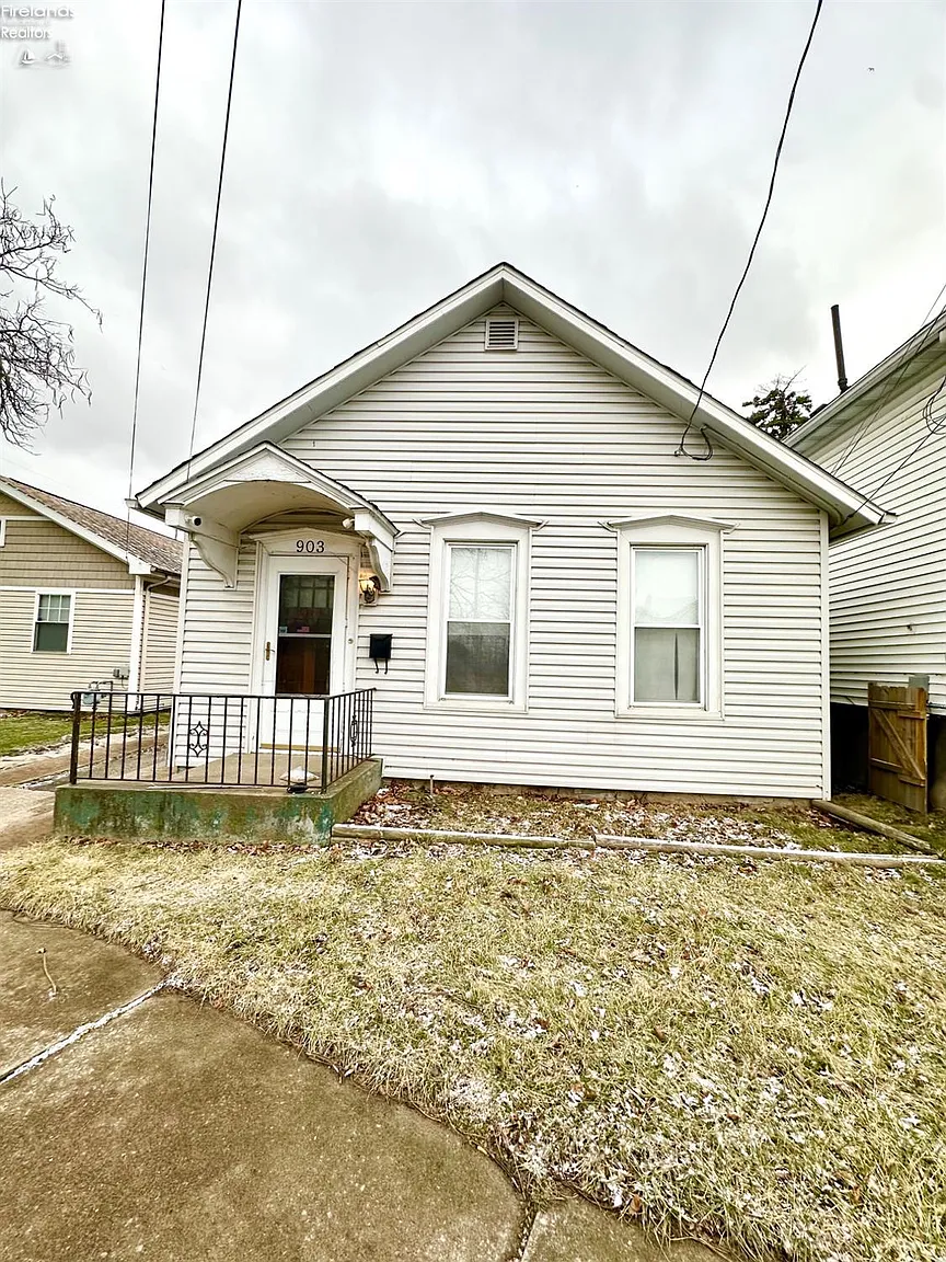 903 Sycamore Line photo 1