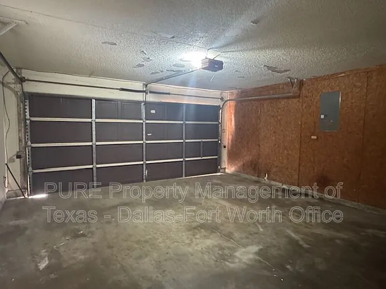1404 Straus Rd — Photo 13