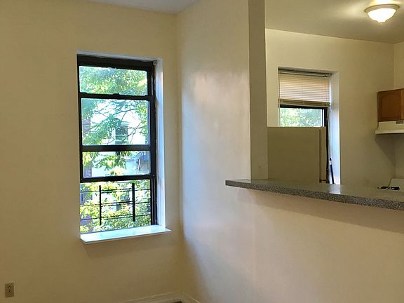 5th image of 429 Fairmount Ave APT 308