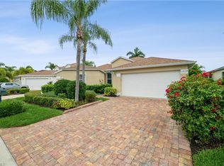 15124 Sterling Oaks Dr, Naples, FL 34110