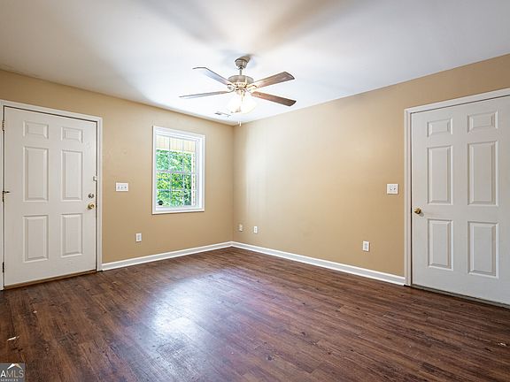 5th image of 128 Norcross Way SW