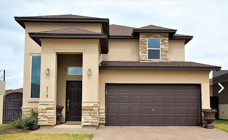 1st image of 218 John Irving Dr