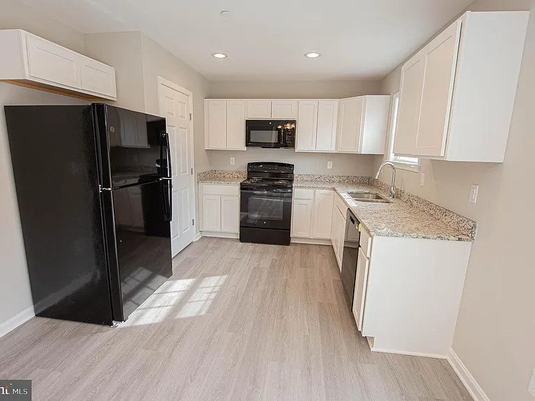 241 Morgans Ct — Photo 19