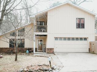 911 Canyon Dr, Neosho, MO 64850