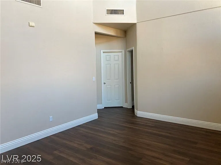 3120 Whispering Canyon Ct — Photo 15