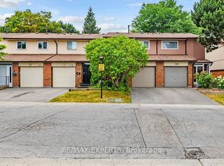 30 Dundalk Dr #44, Toronto, ON M1P 4W1